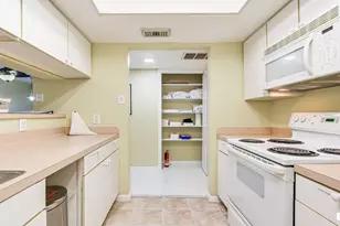 2824 S Bartell Dr, Houston, TX 77054 - Photo 5