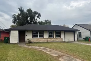 3215 Pecan St, Houston, TX 77087 - Photo 1