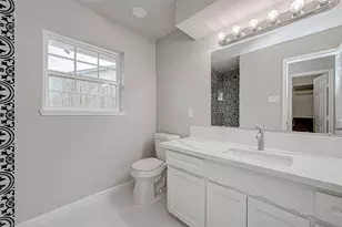 5622 Valkeith Dr, Houston, TX 77096 - Photo 31