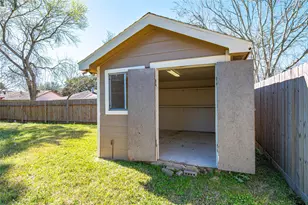 311 Windward Dr, League City, TX 77573 - Photo 5