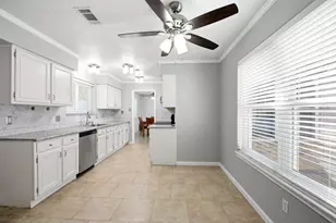 16738 Barkentine Ln, Friendswood, TX 77546 - Photo 23