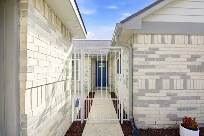 16738 Barkentine Lane, Friendswood, TX 77546 - Photo 5