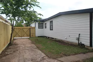 1115 W 4th St, Freeport, TX 77541 - Photo 25