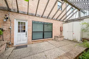 573 N Post Oak Ln, Houston, TX 77024 - Photo 31