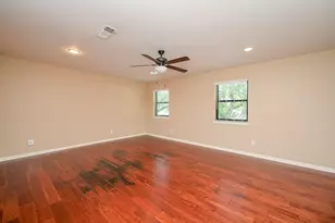 573 N Post Oak Ln, Houston, TX 77024 - Photo 23