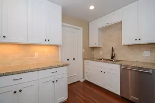 573 N Post Oak Ln, Houston, TX 77024 - Photo 15