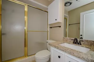 573 N Post Oak Ln, Houston, TX 77024 - Photo 29