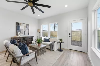 528 N 4th Street, La Porte, TX 77571 - Photo 11