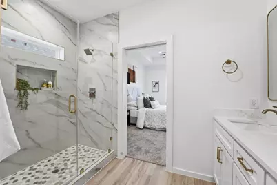 528 N 4th Street, La Porte, TX 77571 - Photo 17