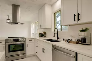 7926 Windy Creek Dr, Houston, TX 77040 - Photo 17