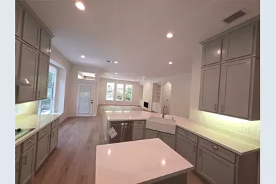 6 Cheshire Glen Court, The Woodlands, TX 77382 - Photo 5