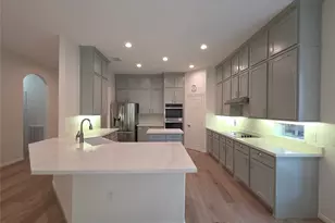 6 Cheshire Glen Ct, The Woodlands, TX 77382 - Photo 3