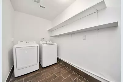 5521 Southlea Street, Houston, TX 77033 - Photo 25