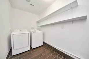 5521 Southlea St, Houston, TX 77033 - Photo 25