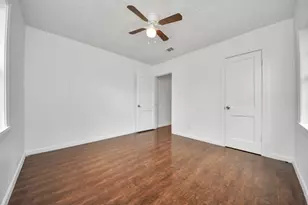 5521 Southlea St, Houston, TX 77033 - Photo 19