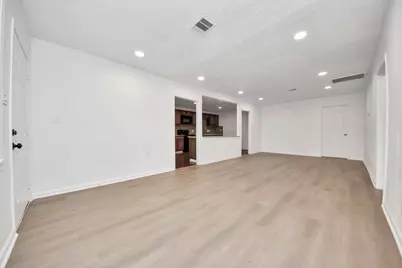 5521 Southlea Street, Houston, TX 77033 - Photo 3