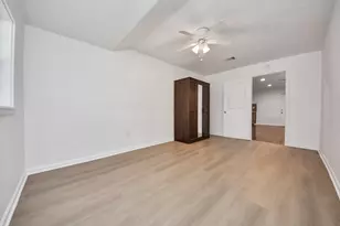 5521 Southlea St, Houston, TX 77033 - Photo 15