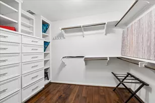 10110 Sugar Hill Dr, Houston, TX 77042 - Photo 25