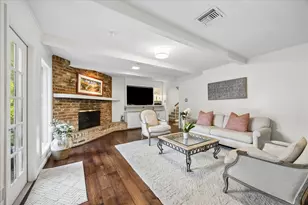 10110 Sugar Hill Dr, Houston, TX 77042 - Photo 9