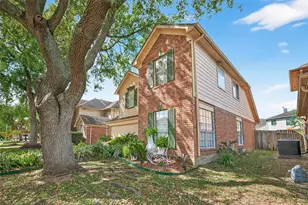 8714 Dawnridge Dr, Houston, TX 77071 - Photo 3