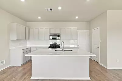 3530 Cardinal Pointe Drive, Angleton, TX 77515 - Photo 3