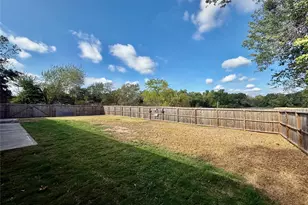 407 Lakeview Dr, Wallis, TX 77485 - Photo 23