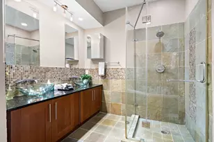 5630 Kiam St, Houston, TX 77007 - Photo 11