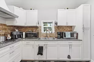 1028 County Rd 3479J, Cleveland, TX 77327 - Photo 9