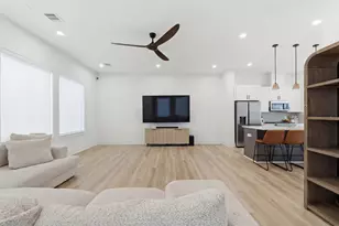 8317 Brecha Ln, Houston, TX 77055 - Photo 5