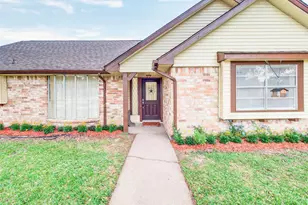 13526 Sherwood St, Sugar Land, TX 77498 - Photo 3