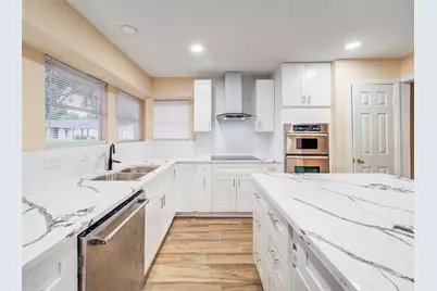 13526 Sherwood Street, Sugar Land, TX 77498 - Photo 5