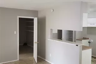 12931 Southbridge Rd, Houston, TX 77047 - Photo 7