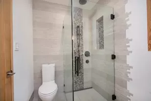 811 E 23rd St, Houston, TX 77009 - Photo 15