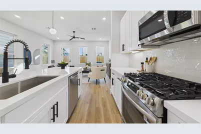 5027 Golden Forest Drive #C, Houston, TX 77091 - Photo 5