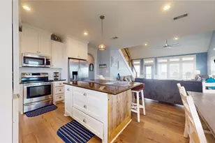 997 Austin St, Gilchrist, TX 77617 - Photo 21