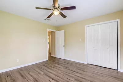 1406 W Talmage Street, Alvin, TX 77511 - Photo 27