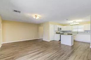 1406 W Talmage St, Alvin, TX 77511 - Photo 5