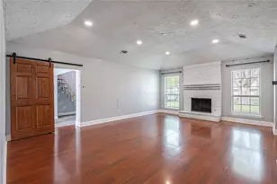 407 Juniper Ct, Stafford, TX 77477 - Photo 3