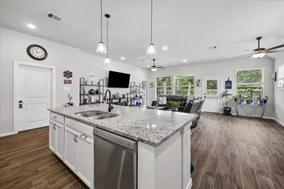 24042 Hawthorn Lakes Drive Drive, New Caney, TX 77357 - Photo 9