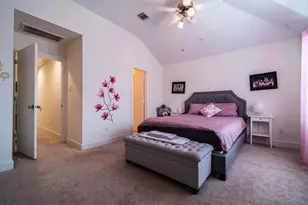 2710 Hullsmith Dr, Houston, TX 77063 - Photo 13