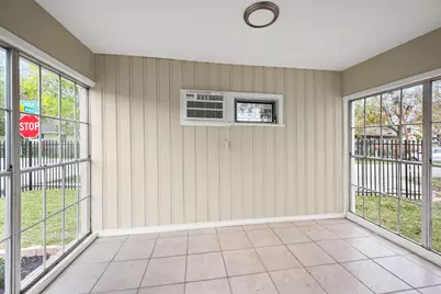 5001 McKinney, Houston, TX 77023 - Photo 9