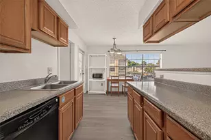 2750 Holly Hall St, Houston, TX 77054 - Photo 7