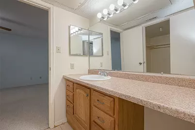 2750 Holly Hall Street #1707, Houston, TX 77054 - Photo 9