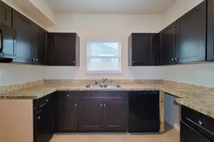 6805 Larkstone St, Houston, TX 77028 - Photo 7