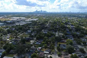 4302 Delhi St, Houston, TX 77022 - Photo 5