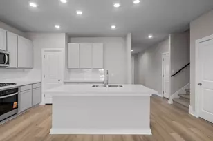2510 N Heritage Dr, Dayton, TX 77535 - Photo 1