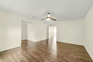 5863 Doliver Dr, Houston, TX 77057 - Photo 13