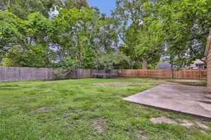 202 E Kay St, Dayton, TX 77535 - Photo 35