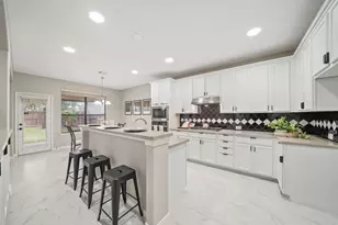 714 Coggins Point Way, Sugar Land, TX 77479 - Photo 9