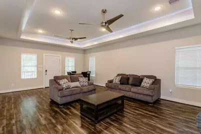 110 Amundsen Street, Houston, TX 77009 - Photo 9